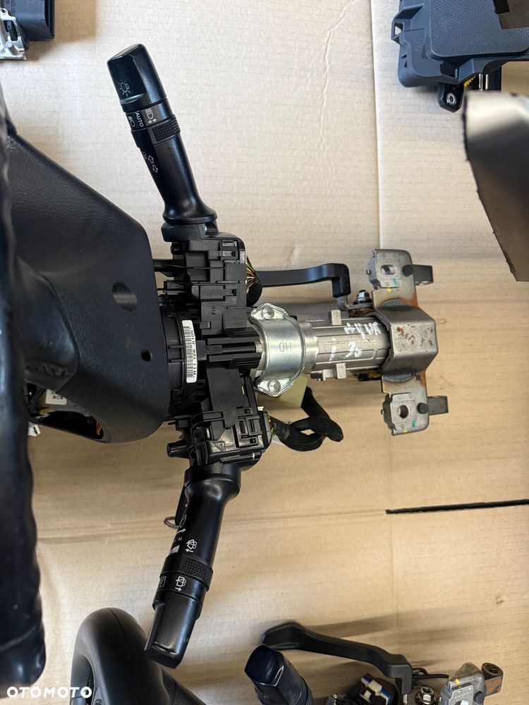 Hyundai i30 Wspomaganie elektryczne 56300A6200 - 1000 złoty  Konsola z poduszkami - 1000 złoty  Kierownica - 300 złoty  Manetki 944202K560 - 150 złoty  Stacyjka i30 - 150 złoty  Poduszki kurtyny i30 -  85010A6000 - 150 złoty  85020A6000 - 150 złoty  Dźwignia zmiany biegów 84650A6000X - 150 złoty  Panel klimatyzacji (2 sztuki) 97250-A6040GU - 150 złoty sztuka  Radio 96170 A6210GU (2sztuki) - 250 złoty sztuka  Hyundai licznik 94003 A6510 (2 sztuki) - 250 złoty  Moduł bsi:  91950-A6021 - 100 złoty  91950-A6041 - 100 złoty  Sterownik assy:  95400-A6011 - 100 złoty  95400-A6021 - 100 złoty  Sterownik silnika: 39130-2A610 - 500 złoty  Sensor poduszek:  95910A6000 - 150 złoty  95910A6300 - 150 złoty  Moduł haka D-52249 - 150 złoty  Komputer sterownik bosch:  0281016011 - 250 złoty  0281013402 (2 sztuki) - 350 złoty sztuka  0281015437 - 250 złoty  0281017213 - 200 złoty  0281014291 - 100 złoty  0281015864 - 500 złoty  0281014292 (2 sztuki) - 250 złoty sztuka  Komputer silnika:  391122B100 (4 sztuki) - 400 złoty sztuka  391122B200 (4 sztuki) - 400 złoty sztuka  391122B102 (4 sztuki) - 250 złoty sztuka  391122B140 - 800 złoty  Sterownik komputera:  391192B700 - 250 złoty  391122b125 - 200 złoty  391102BGB3 - 200 złoty - 12