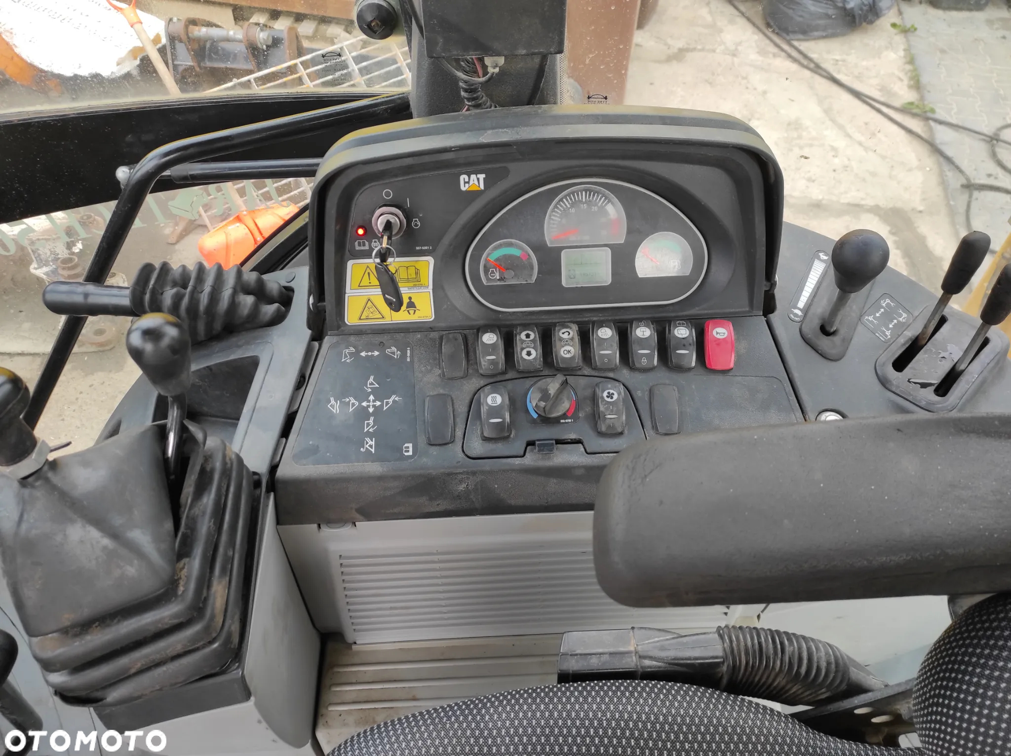 Caterpillar 428F - 9