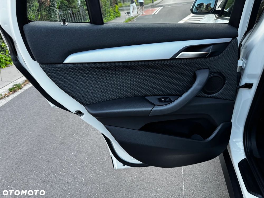 BMW X1 sDrive18i - 31