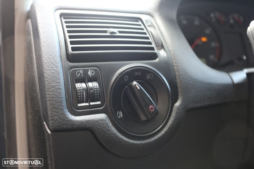 VW Golf 1.4i Confortline JE+AC - 14