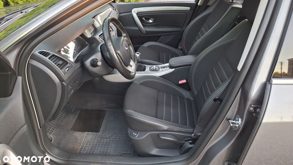 Renault Laguna dCi 150 FAP Start-Stop Bose Edition - 7