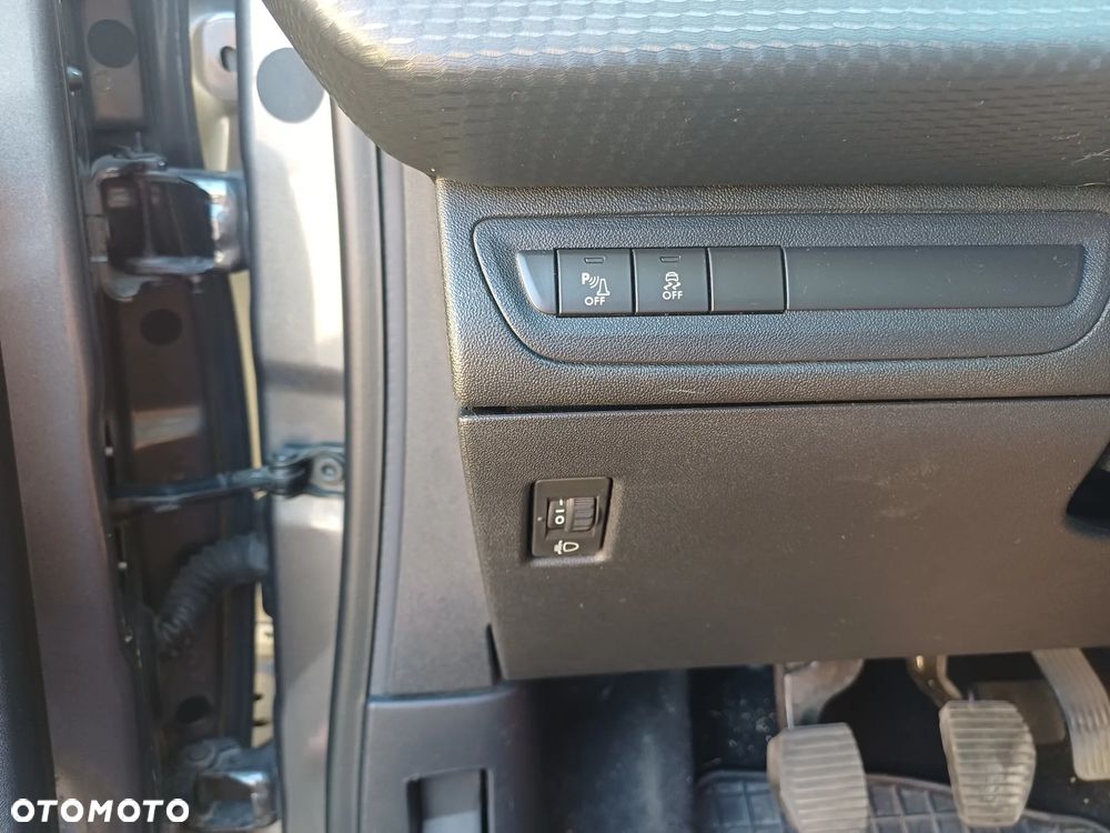 Peugeot 2008 1.2 VTi/Pure Tech Access - 12