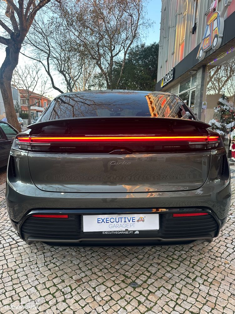 Porsche Macan Electric Turbo - 12