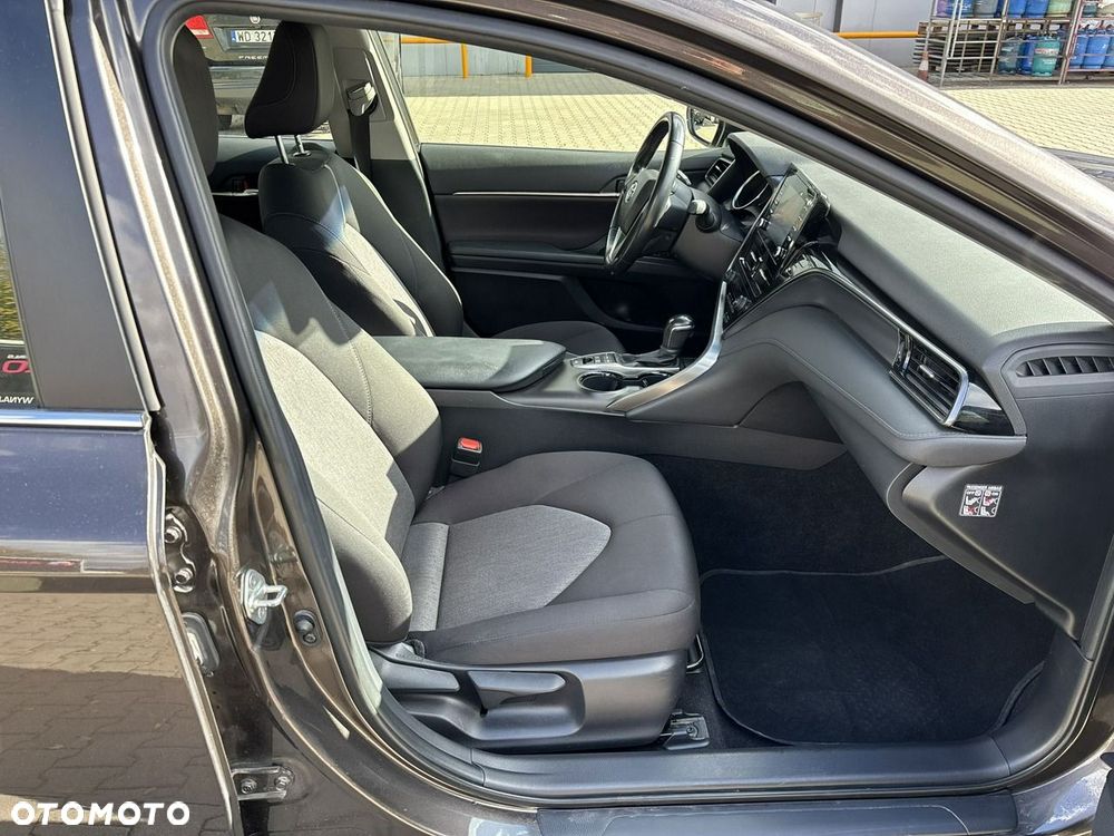 Toyota Camry 2.5 Hybrid Comfort CVT - 15