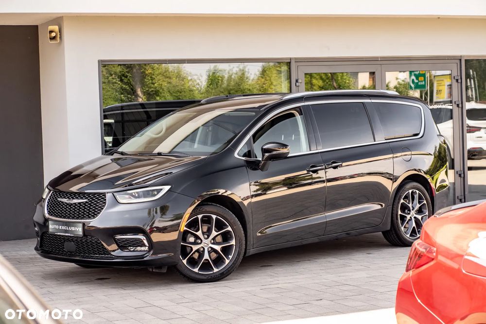 Chrysler Pacifica - 11