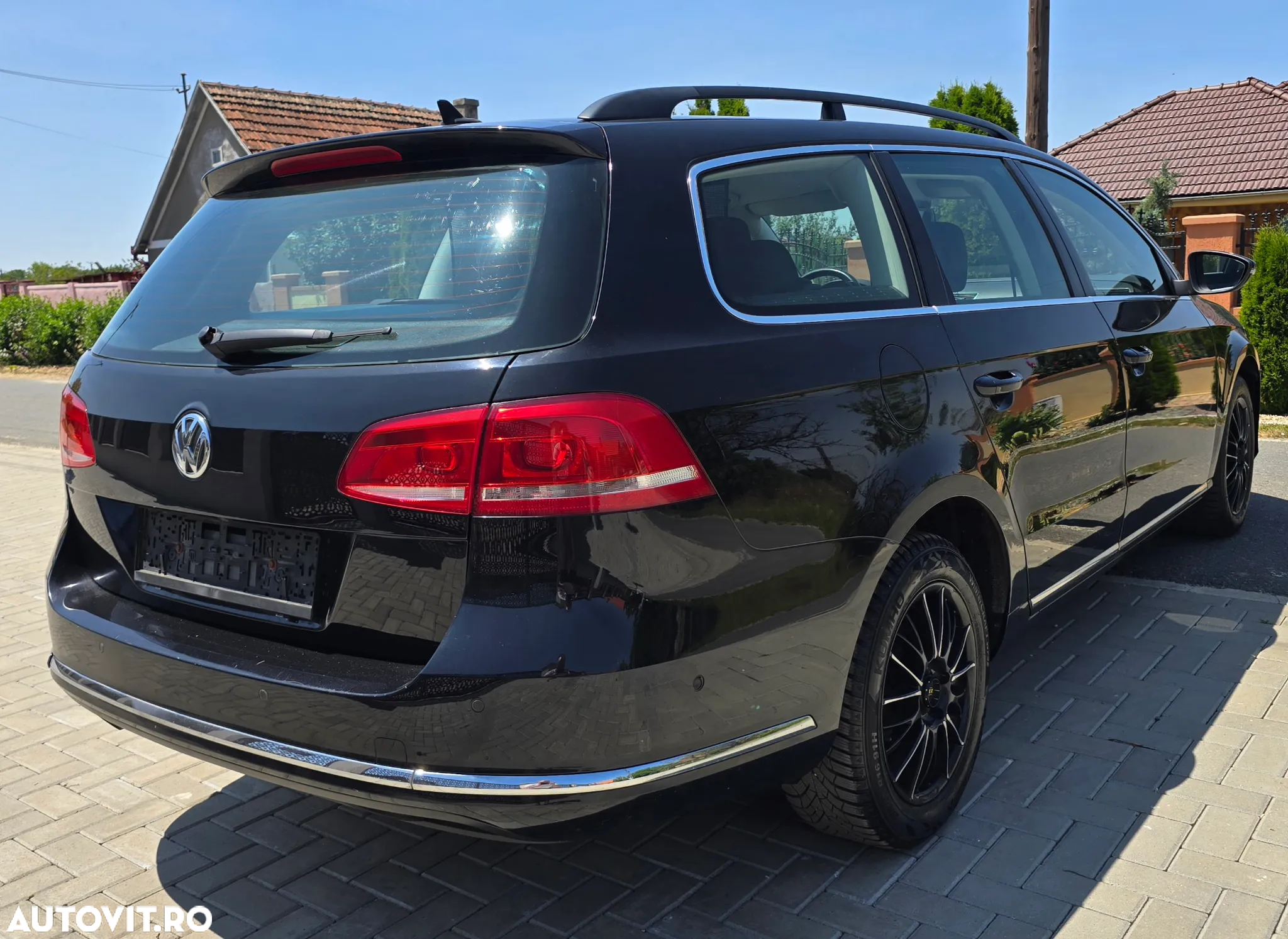 Volkswagen Passat Variant 2.0 TDI DSG BlueMotion Technology Business Edition - 4