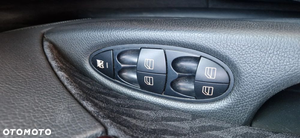 Mercedes-Benz Klasa E 200 Kompressor T Elegance - 11