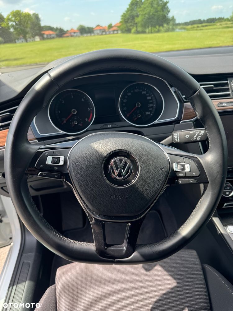 Volkswagen Passat 2.0 TDI SCR Comfortline - 15