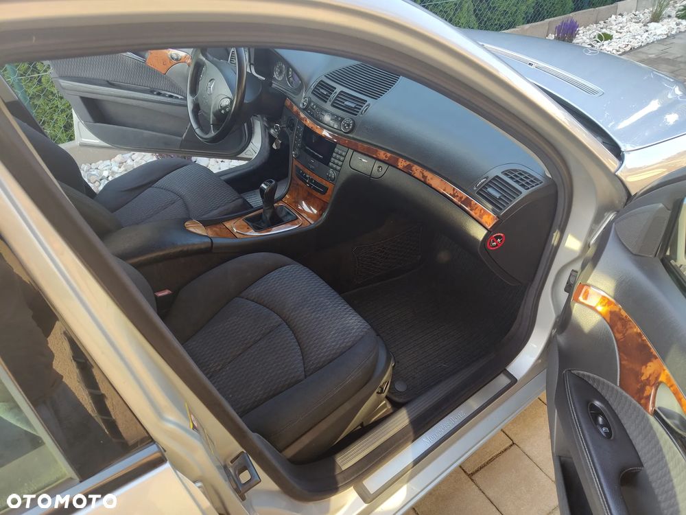 Mercedes-Benz Klasa E 270 CDI Elegance - 13