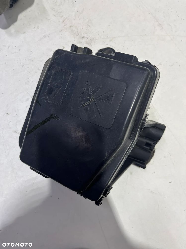 OBUDOWA SKRZYNKI BEZPIECZNIKÓW DACIA LOGAN 243809584R - 1