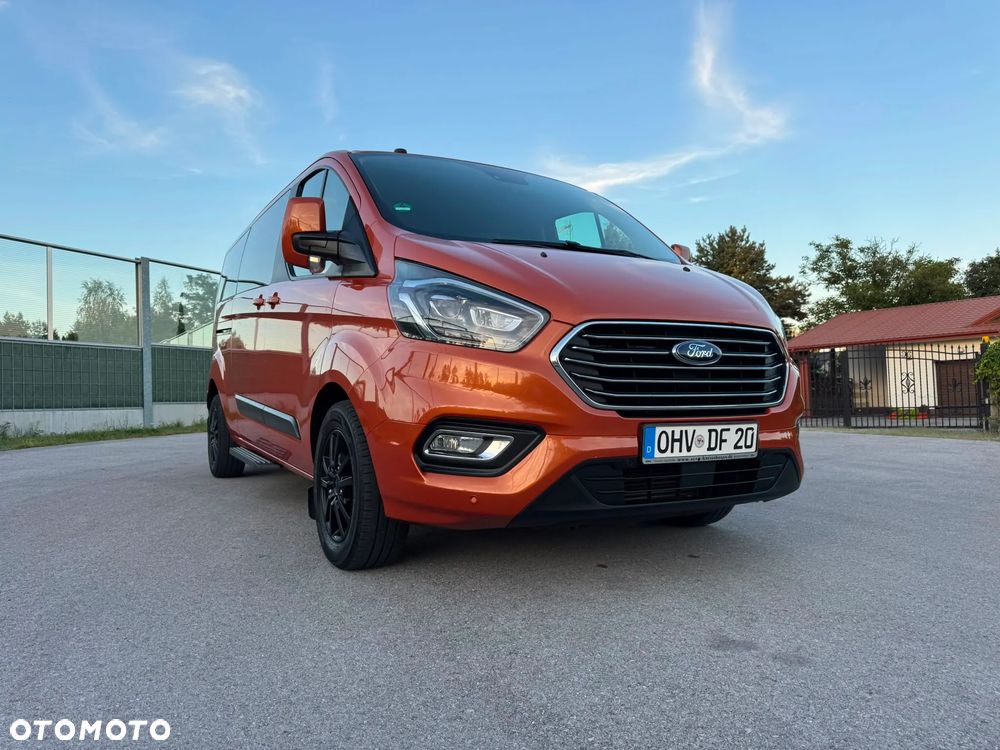 Ford Tourneo Custom - 22