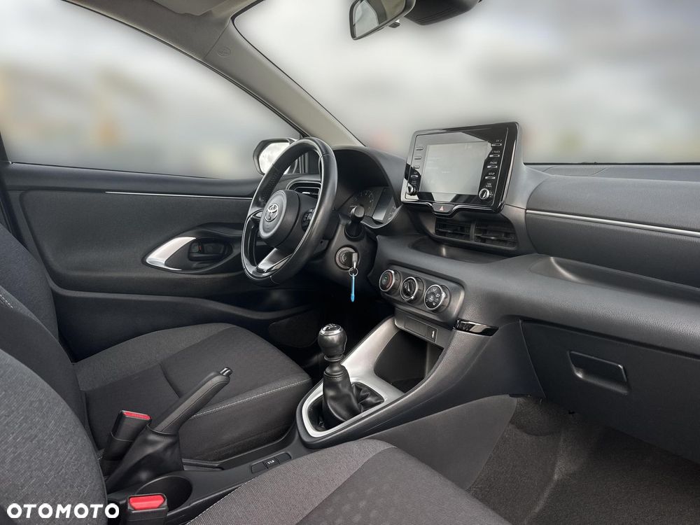 Toyota Yaris - 12
