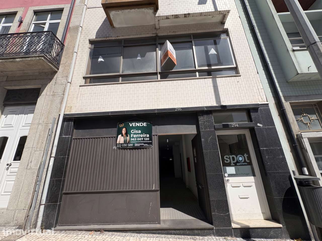 Loja comercial de 162 m2 com montra, no centro do Porto - Grande imagem: 5/11