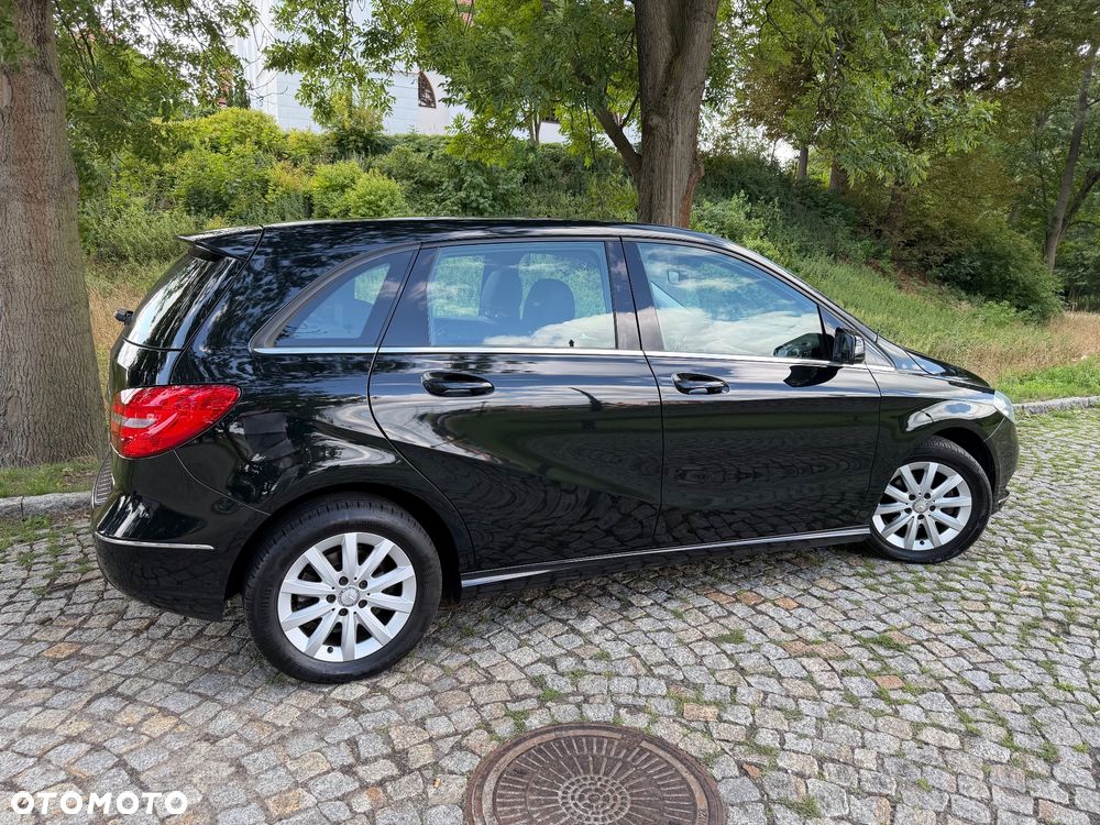 Mercedes-Benz Klasa B 180 d Peak Edition - 17
