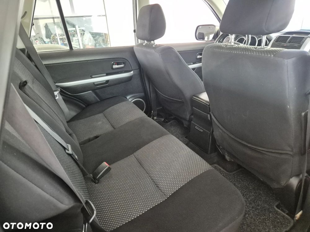 Suzuki Grand Vitara 2.0 Club - 12