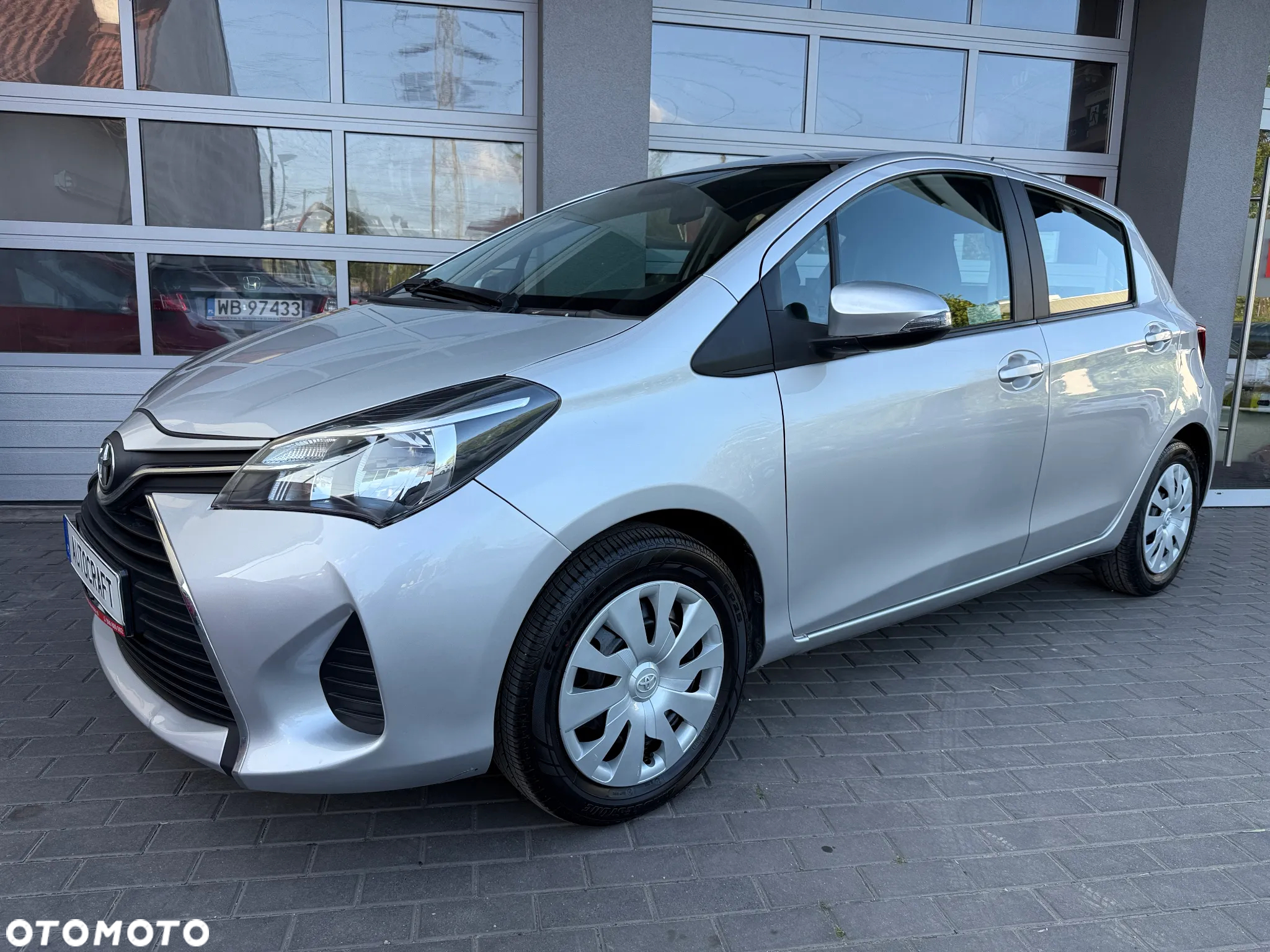 Toyota Yaris 1.0 Active EU6 - 24