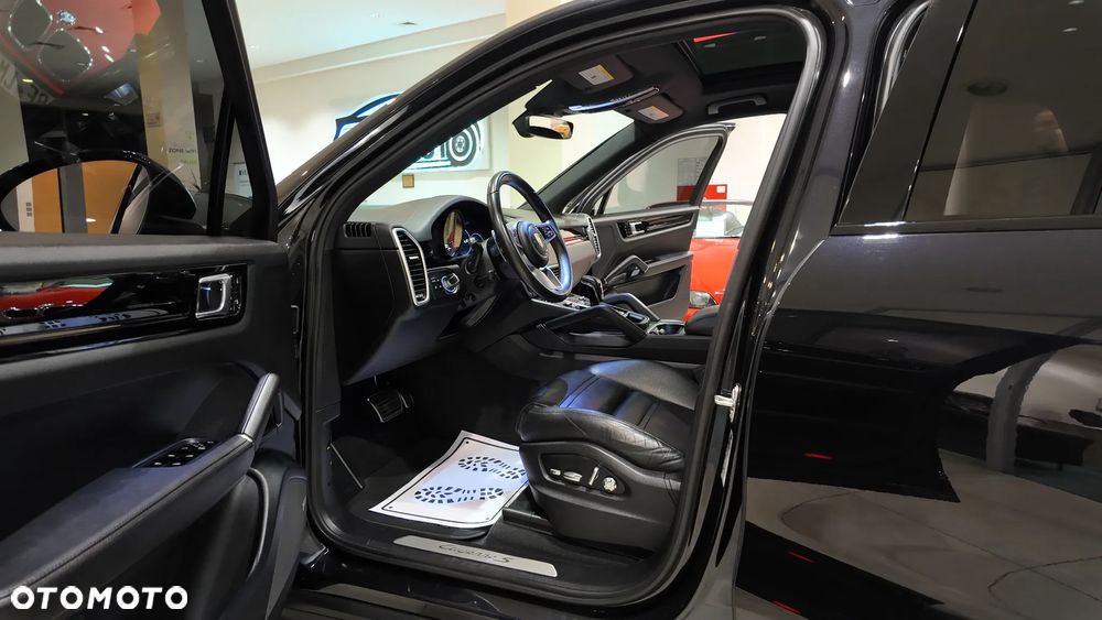 Porsche Cayenne S Platinum Edition - 23
