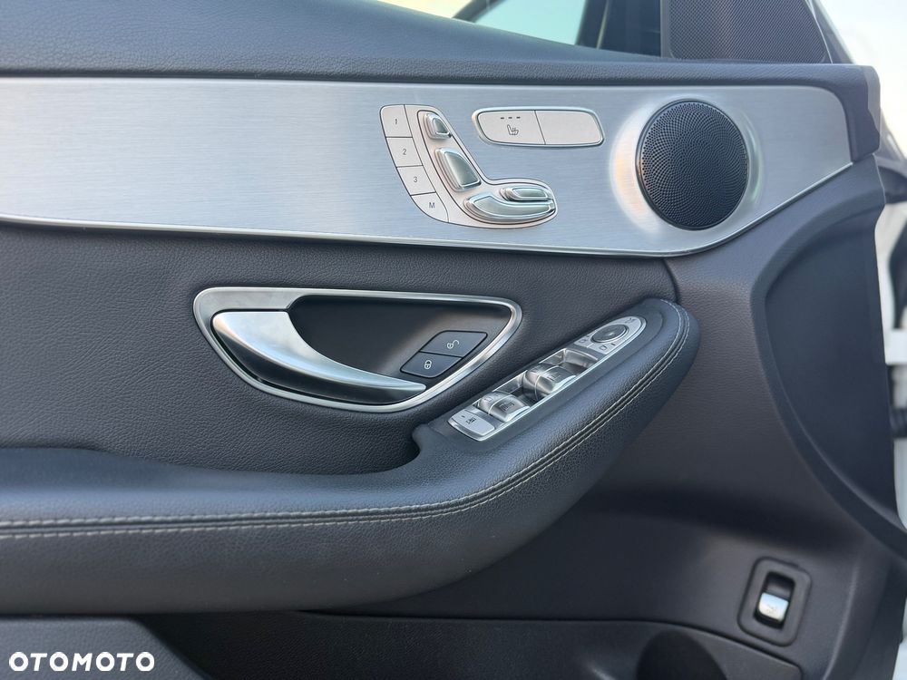Mercedes-Benz Klasa C 300 7G-TRONIC - 25