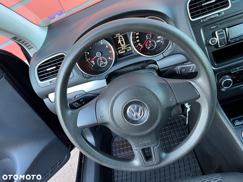 Volkswagen Golf - 36