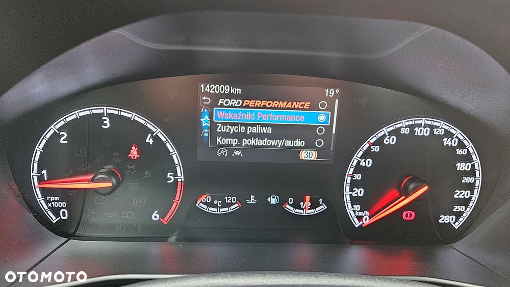Ford Focus 2.0 EcoBlue ST - 13