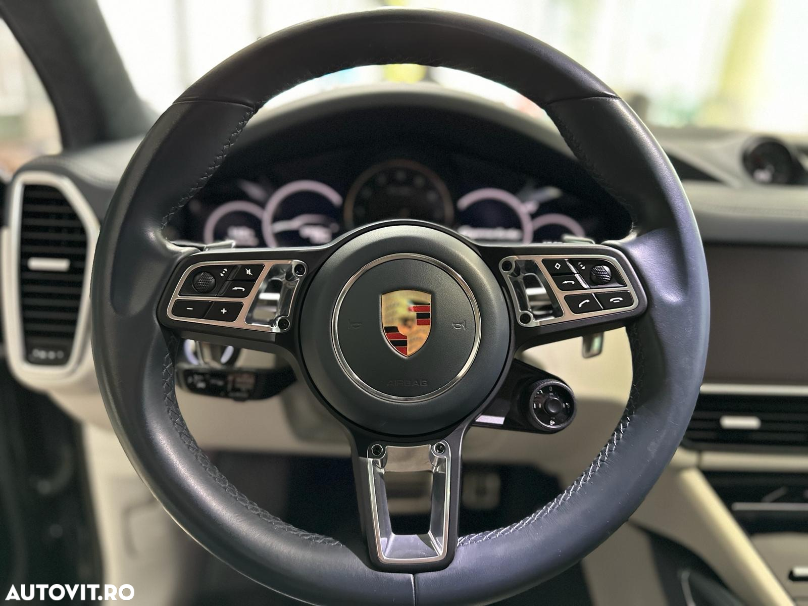 Porsche Cayenne Turbo - 3