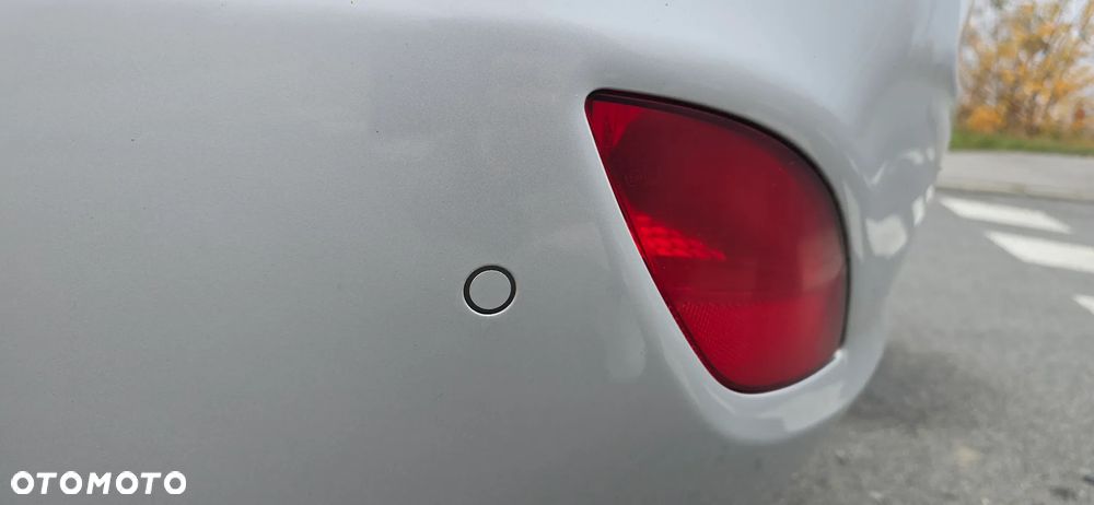 Hyundai i30 blue Kombi 1.4 YES Gold - 36