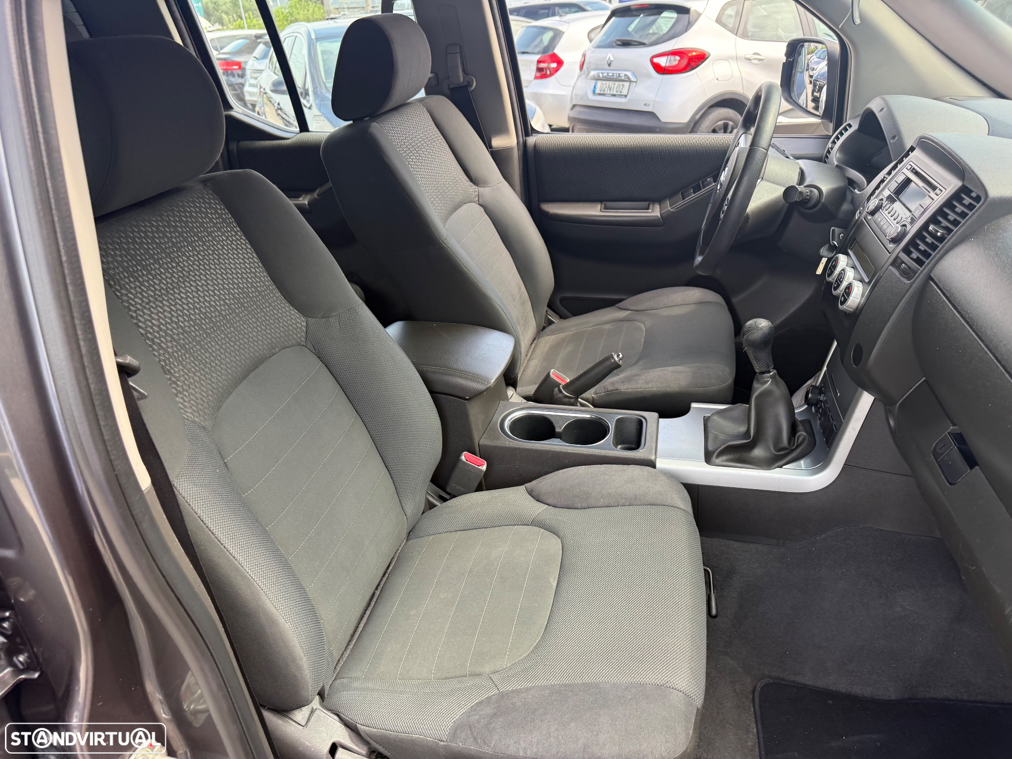 Nissan Navara 2.5 dCi KC SE 4WD - 12