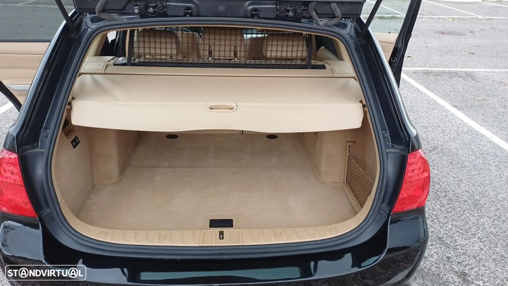 BMW 318 d Touring - 9