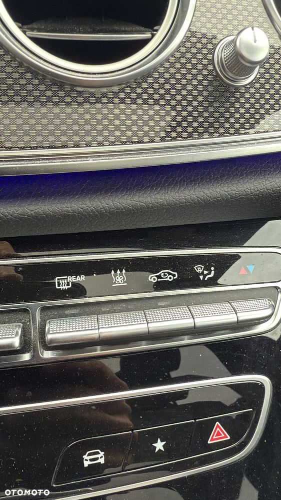 Mercedes-Benz Klasa E 300 de 4Matic 9G-TRONIC AMG Line - 2