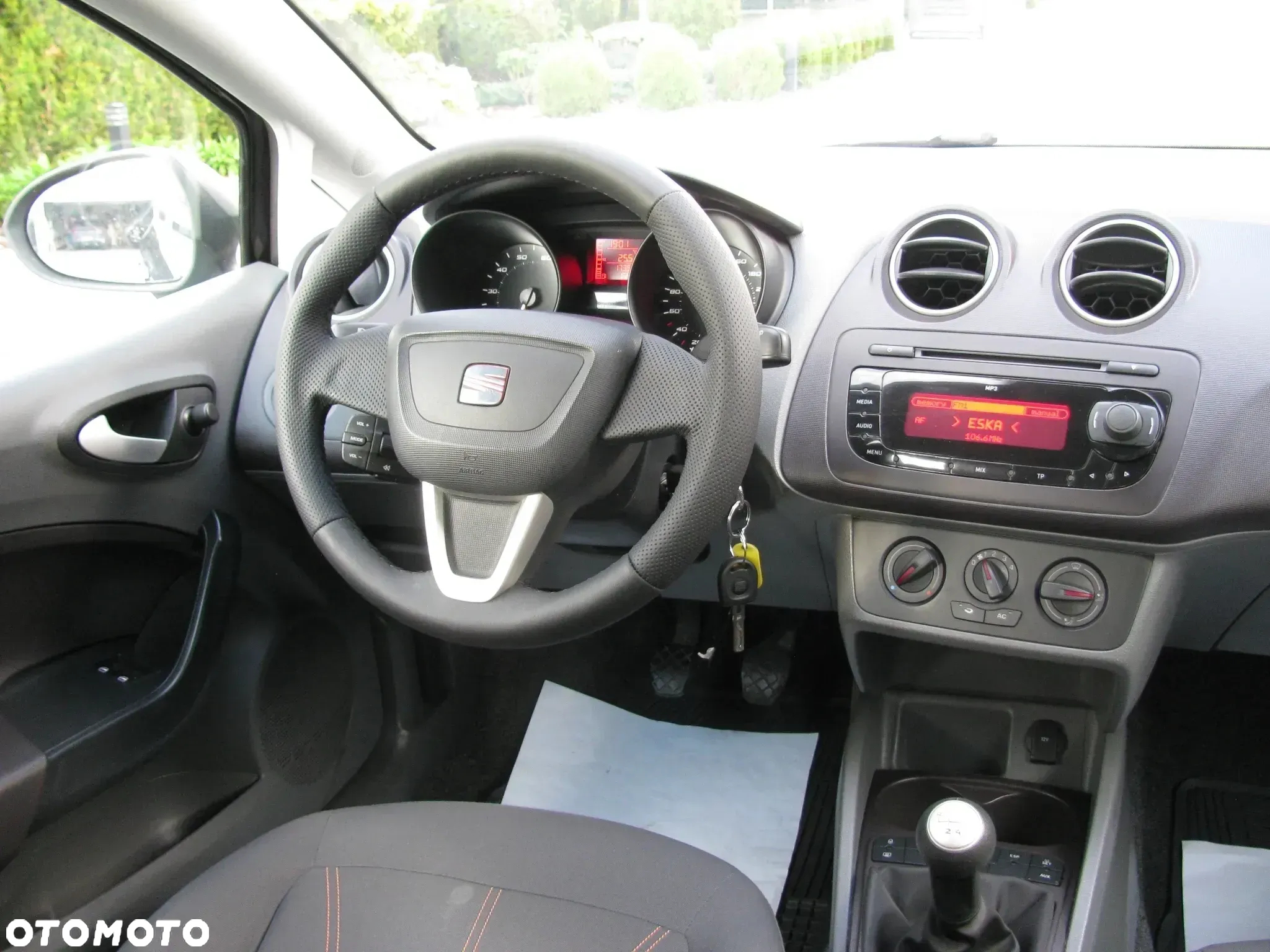 Seat Ibiza 1.4 16V Style - 24