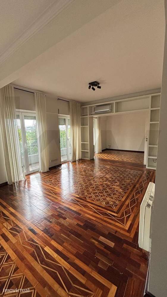 T3 para arrendamento na Rua Ramalho Ortigão - Bairro Azul - Grande imagem: 2/18