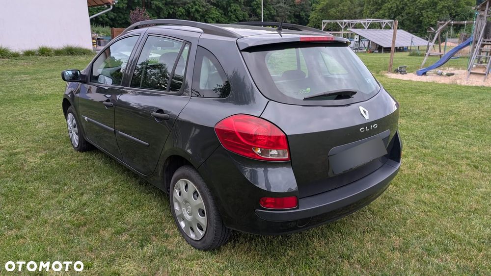 Renault Clio - 10