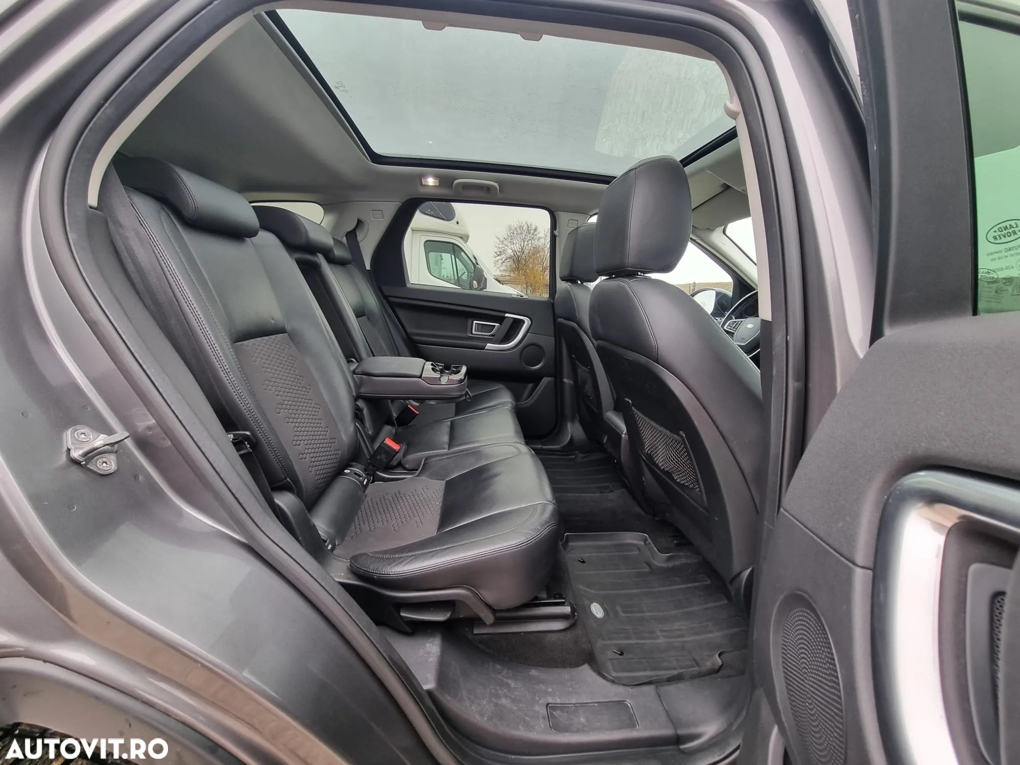 Land Rover Discovery Sport 2.0 D180 R-Dynamic MHEV SE - 12