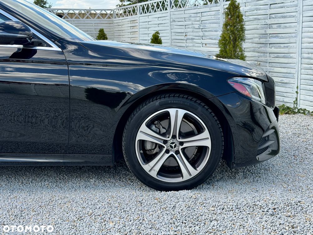 Mercedes-Benz Klasa E 300 9G-TRONIC AMG Line - 32