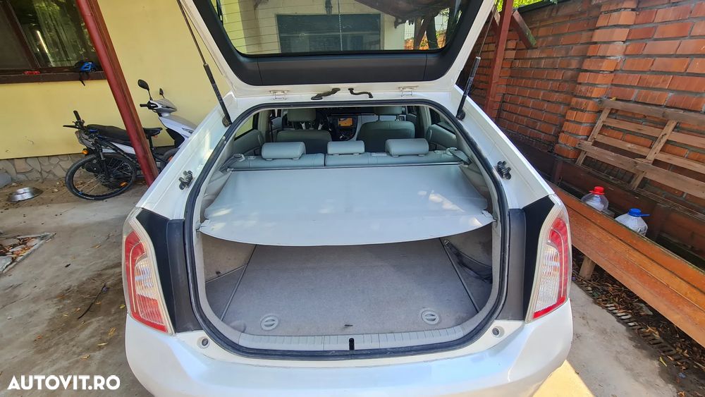 Toyota Prius - 12