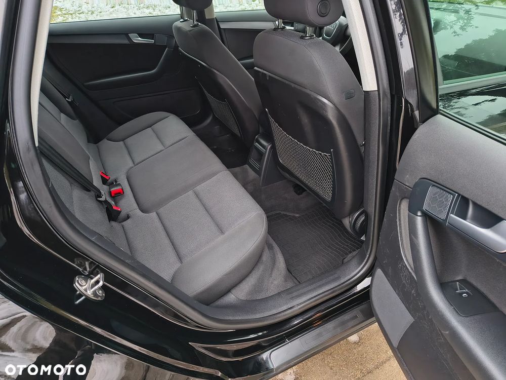 Audi A3 Sportback 1.6 TDI DPF Ambition - 9