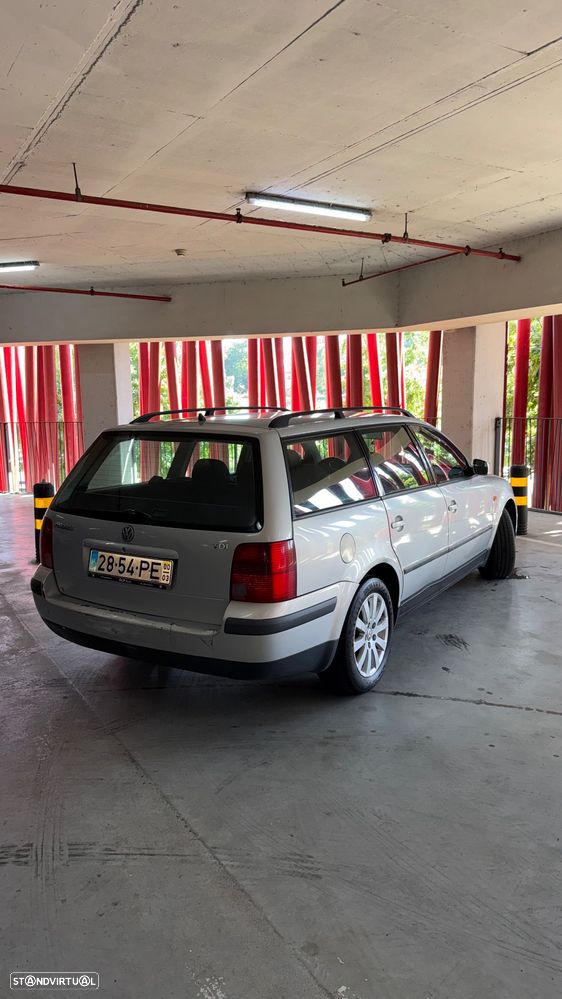 VW Passat Variant 1.9 TDi Confortline - 4