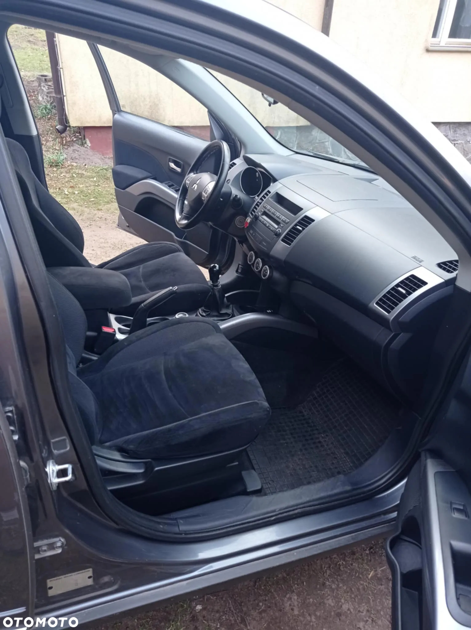 Mitsubishi Outlander - 5