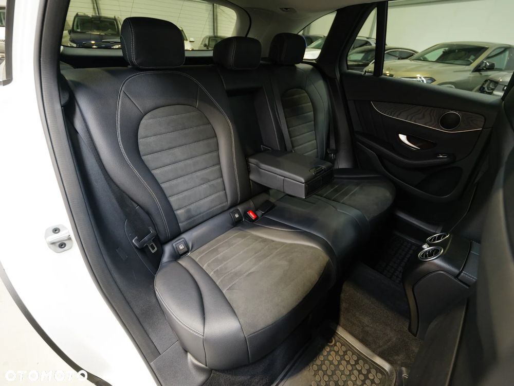 Mercedes-Benz GLC 200 d 4Matic 9G-TRONIC AMG Line - 21