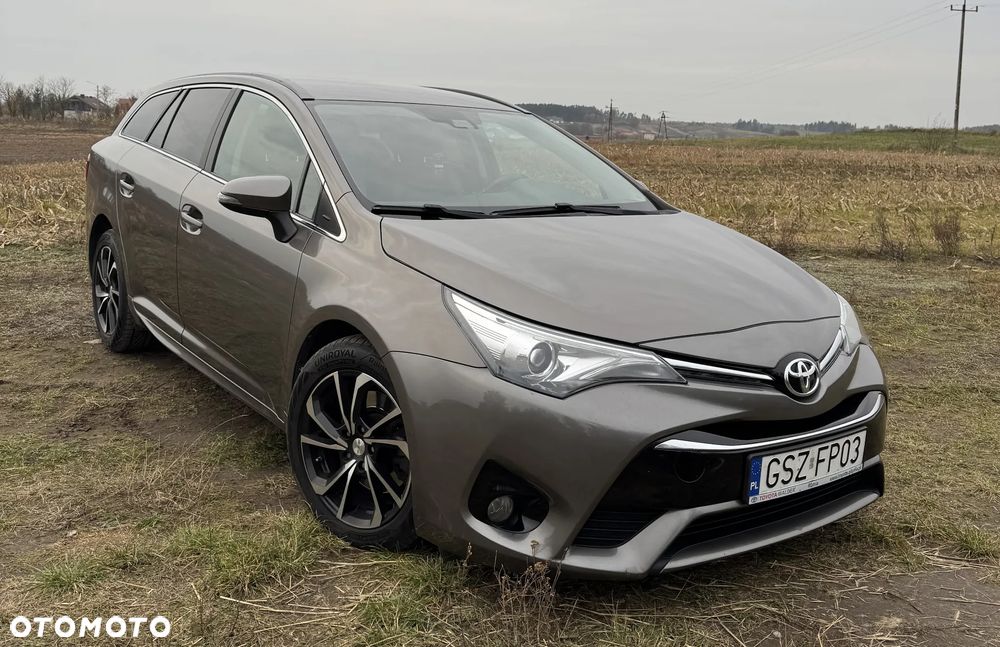 Toyota Avensis 2.0 D-4D Premium - 6