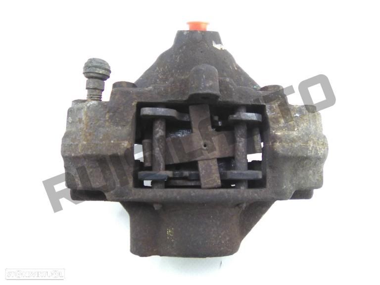 Bomba Travão Trás Esquerda  Mercedes W124 [1984_1993] 200 D - 1