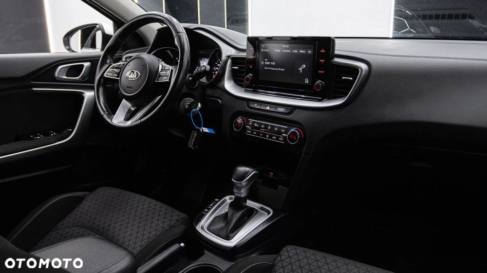 Kia Ceed 1.6 CRDi mHEV M DCT - 14