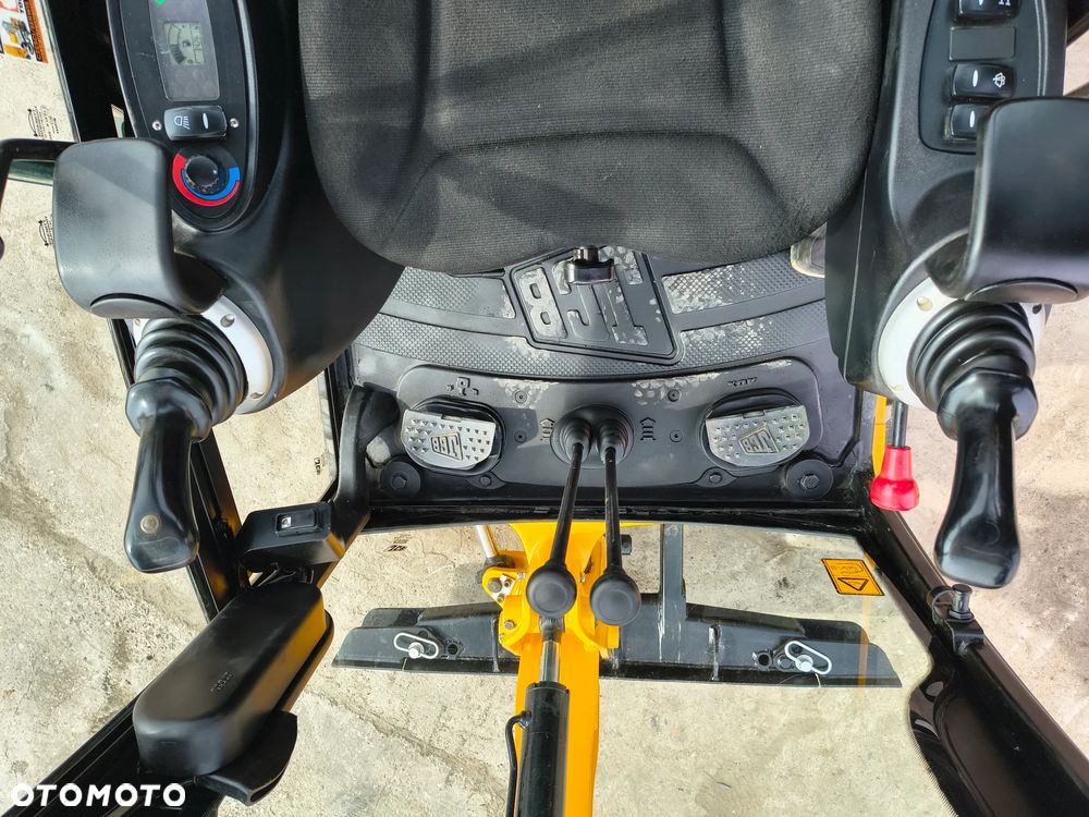 JCB 8018 - 21