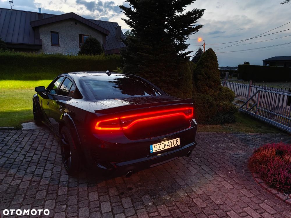 Dodge Charger 6.4 Scat Pack Widebody - 11
