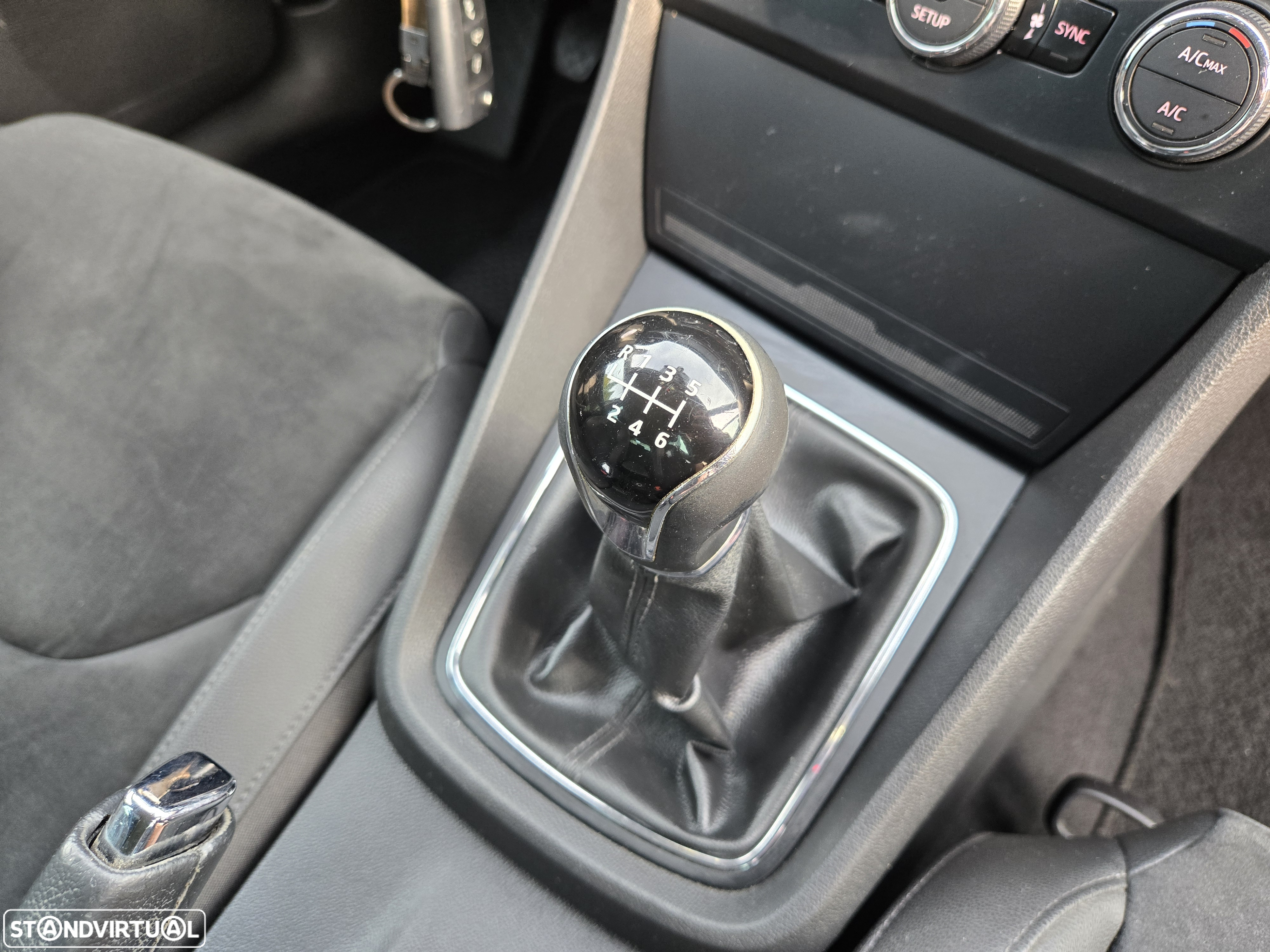 SEAT Leon 1.6 TDI S&S Style - 24