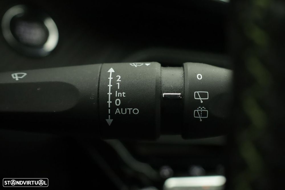 Peugeot 2008 1.2 PureTech GT - 19