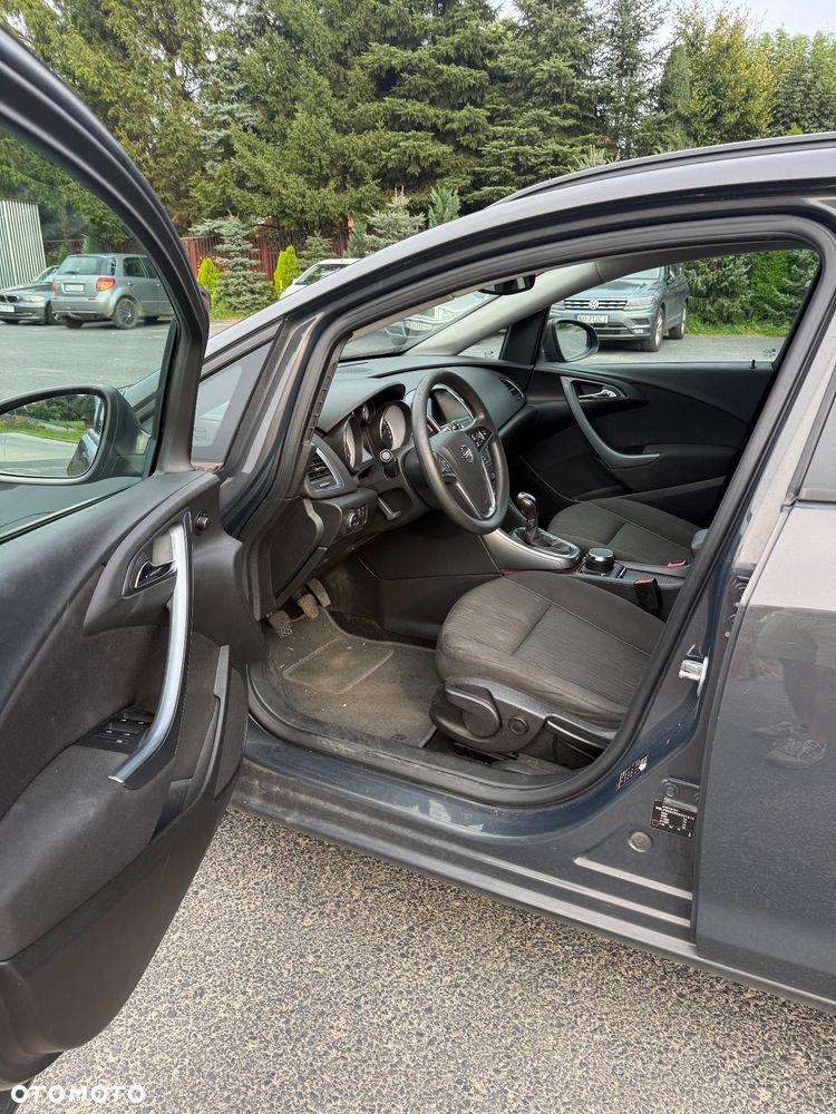 Opel Astra 1.4 T Enjoy - 9