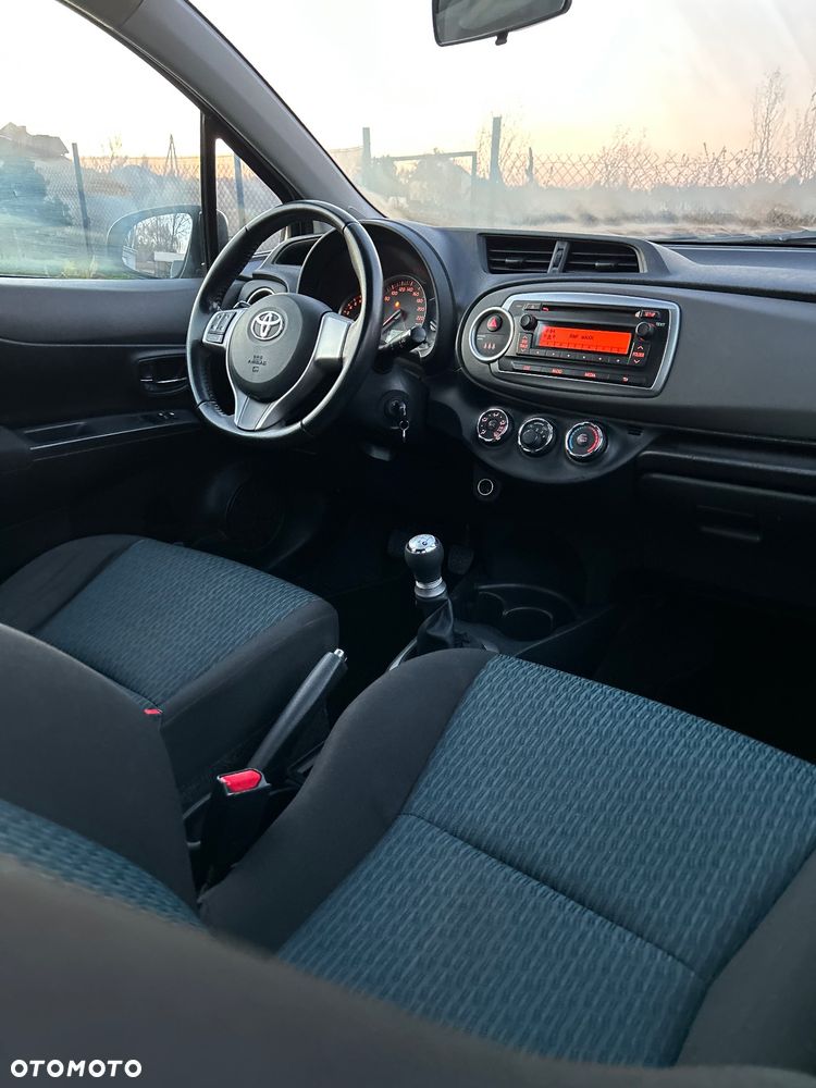 Toyota Yaris 1.0 Sol - 23