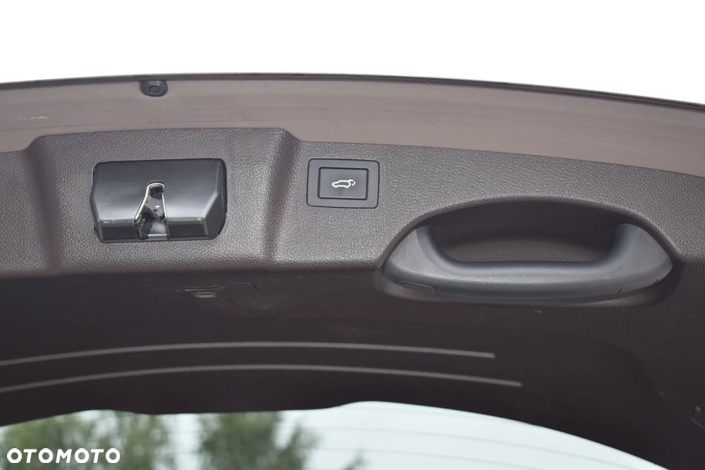 Hyundai Santa Fe 2.0 CRDi Executive 7os - 32