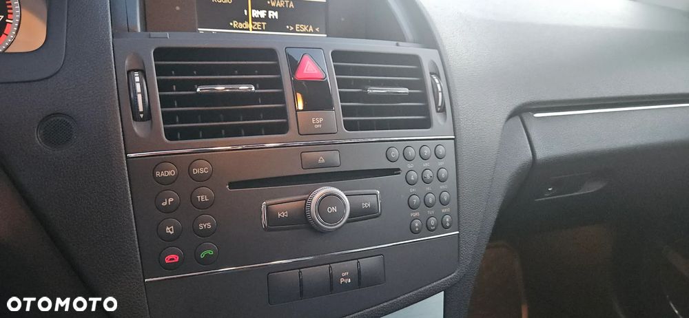 Mercedes-Benz Klasa C ver-180-blueefficiency-7g--tronic-avantgarde - 34